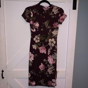 Women’s burgundy floral mini dress